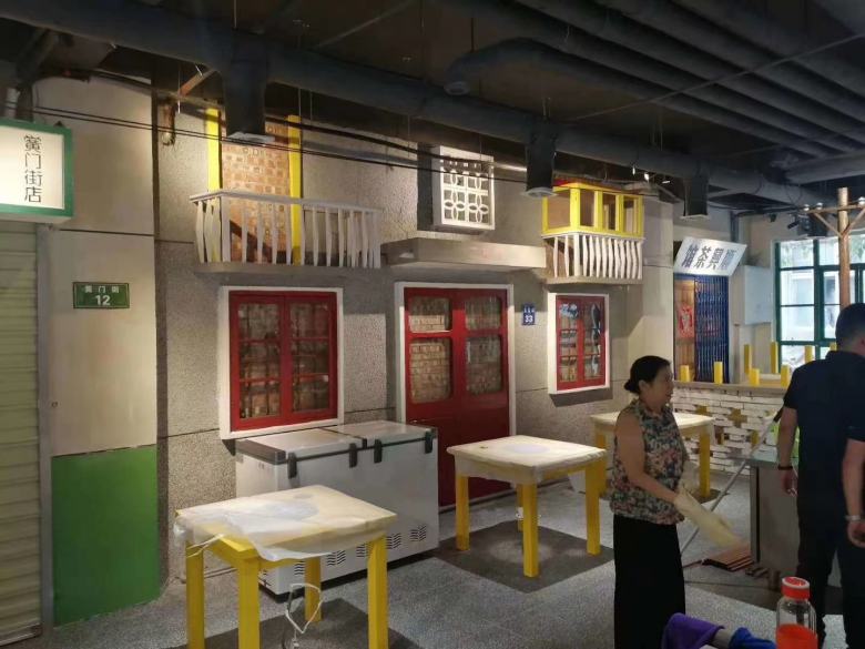 20200926/5f6e89f1d16bb.jpg 西安趕菜場麻辣燙火鍋桌.jpg