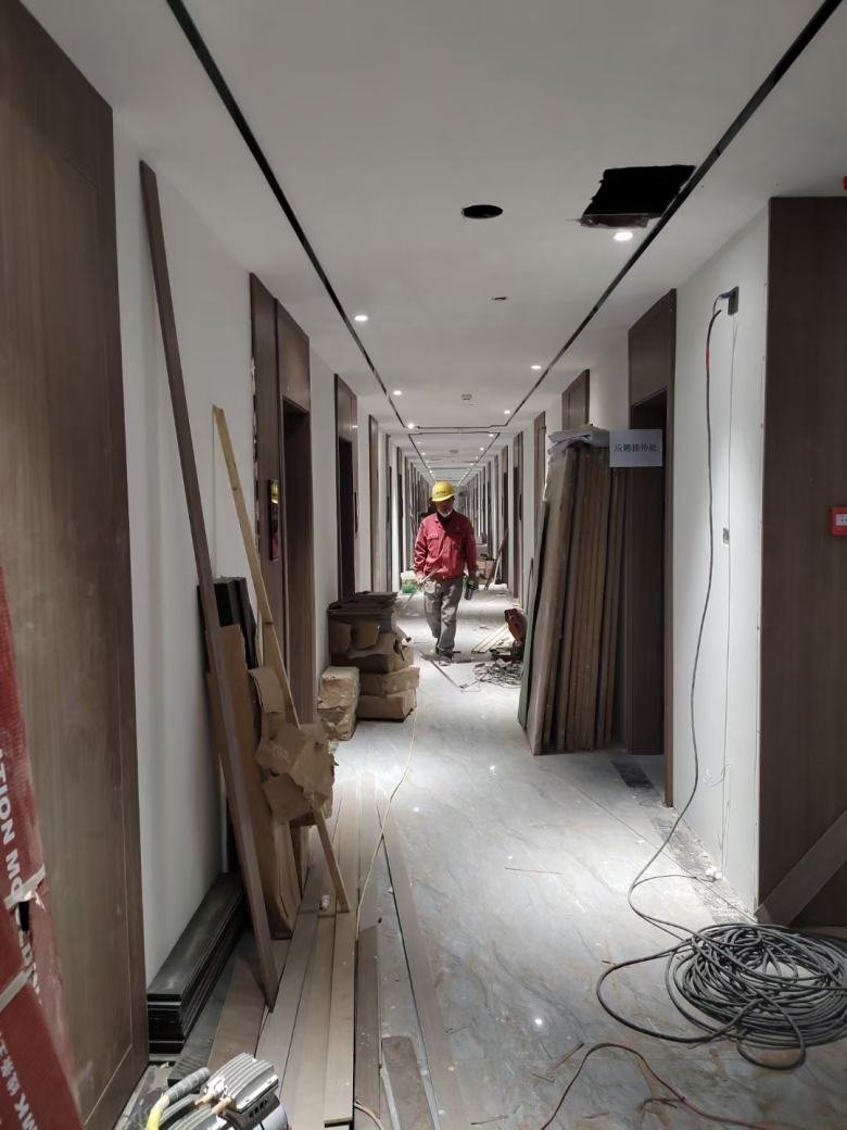 20210213/6027298fcd1d3.jpg 酒店客房過(guò)道裝修.jpg