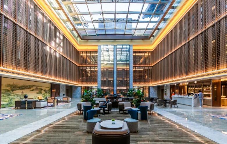 20220116/61e38352b71ec.jpg 西安曲江希爾頓嘉悅里酒店吧臺(tái).jpg