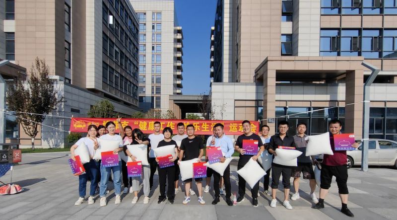 20220911/631dc345d9f2f.jpg 獲獎(jiǎng)員工合影留念.jpg